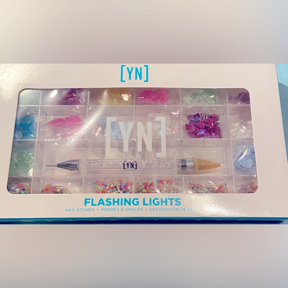 Young nails “flashing light” nail stones